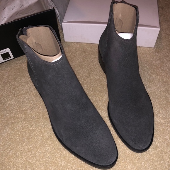 🍃💕NIB Dolce Vita Anthracite Suede Zip Bootie - Picture 12 of 15